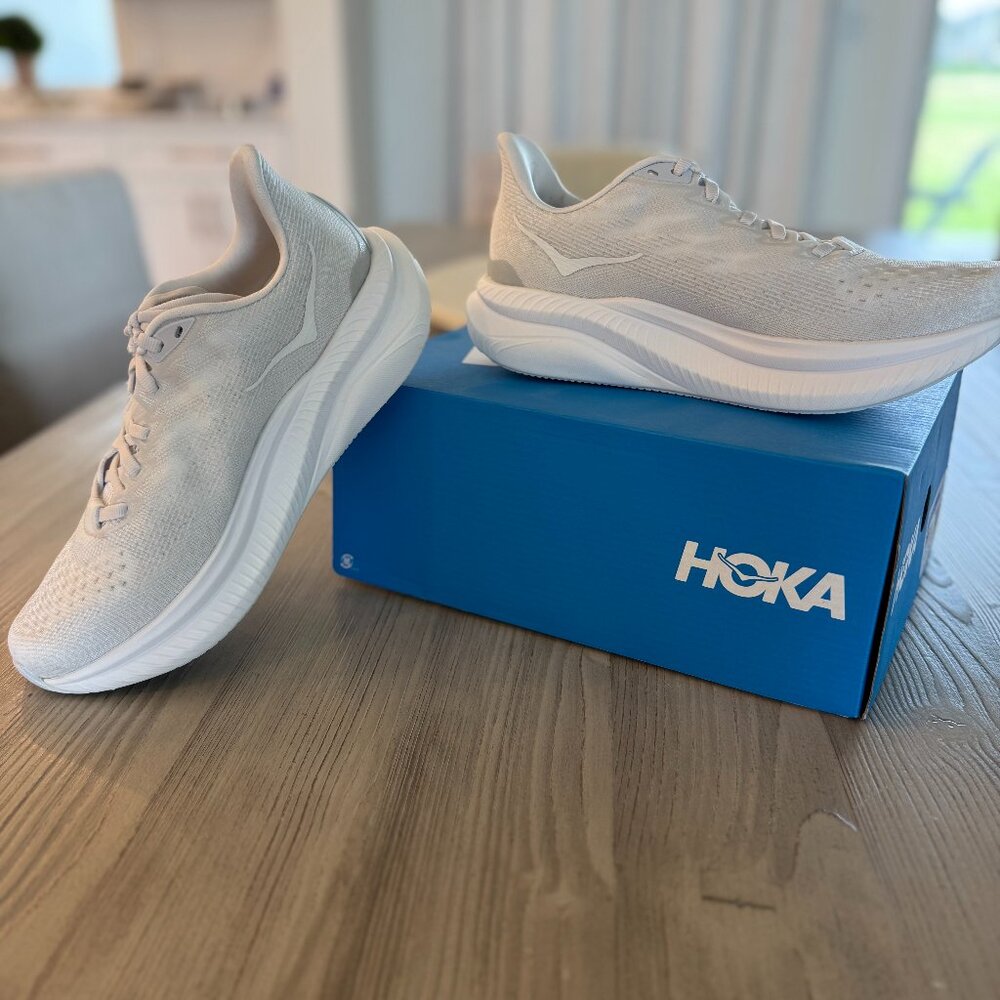 HOKA MARCH 6 RUNNING SHOES